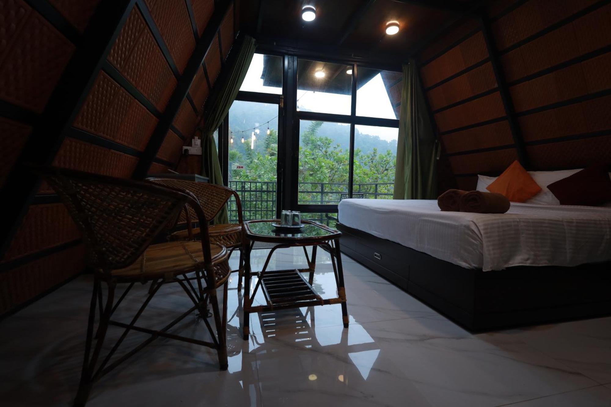 Paithalmala Holistic Stay Eco-Resort & Ayurvedic Retreat מראה חיצוני תמונה