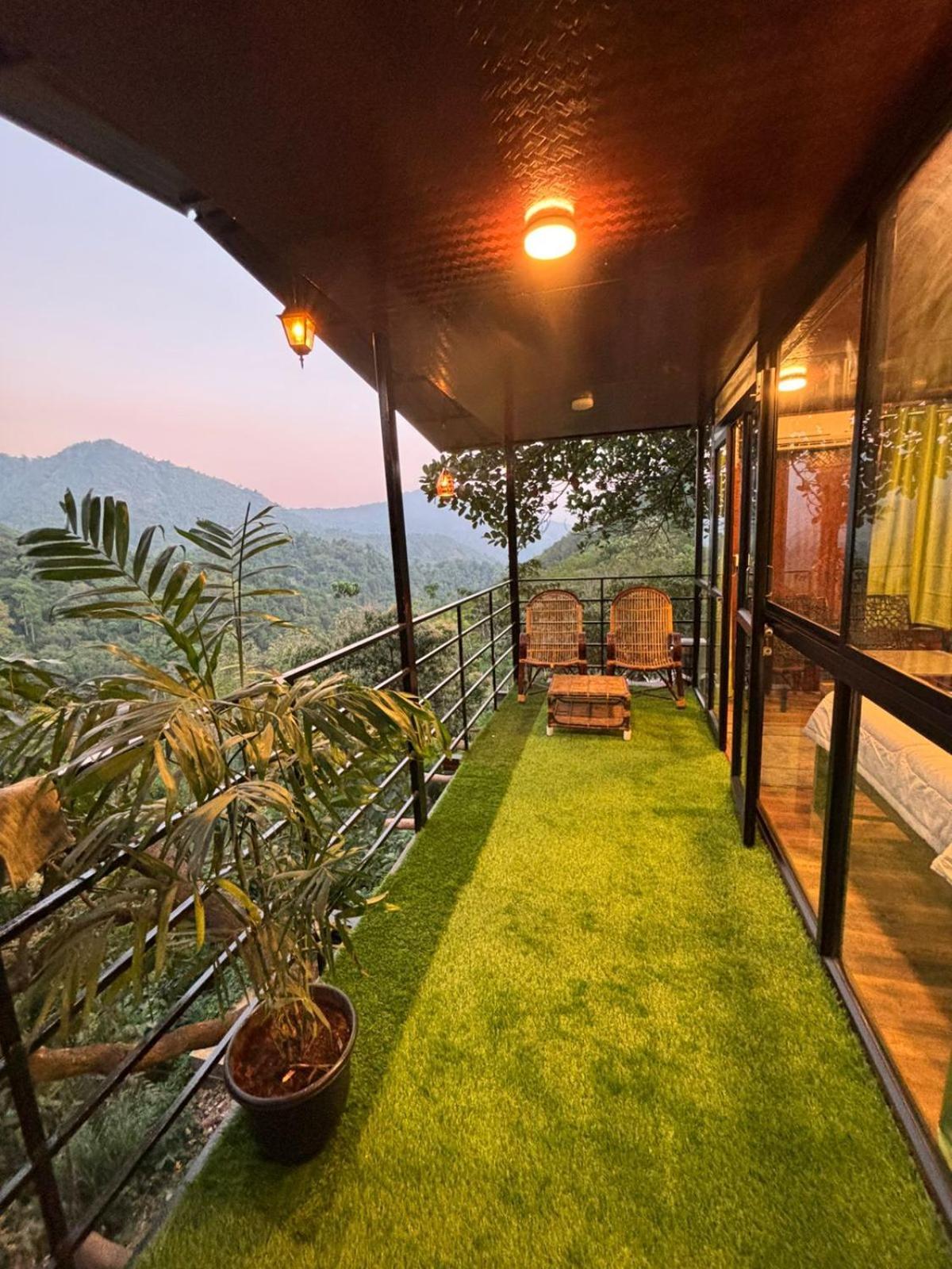 Paithalmala Holistic Stay Eco-Resort & Ayurvedic Retreat מראה חיצוני תמונה
